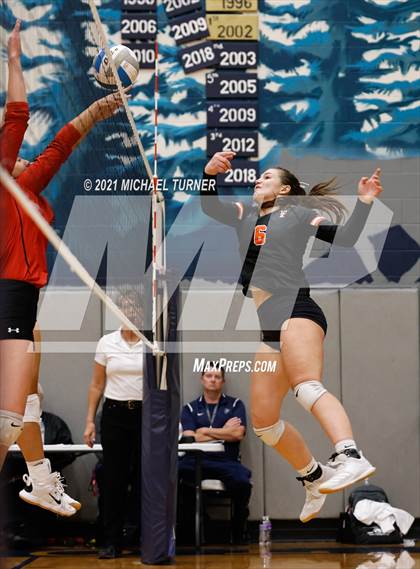Thumbnail 3 in Kimberly vs Fruitland (3A State Tournament) photogallery.