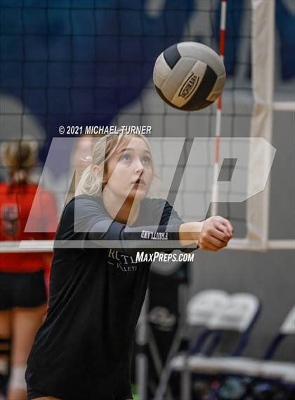 Thumbnail 1 in Kimberly vs Fruitland (3A State Tournament) photogallery.
