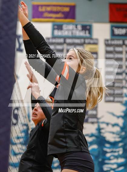 Thumbnail 2 in Kimberly vs Fruitland (3A State Tournament) photogallery.