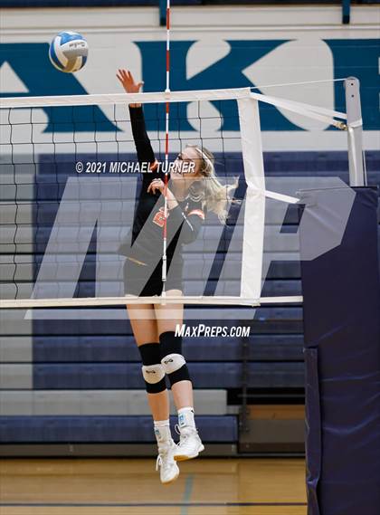 Thumbnail 1 in Kimberly vs Fruitland (3A State Tournament) photogallery.