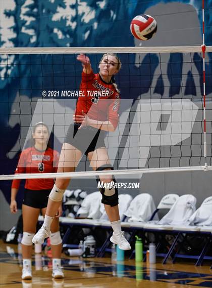 Thumbnail 2 in Kimberly vs Fruitland (3A State Tournament) photogallery.