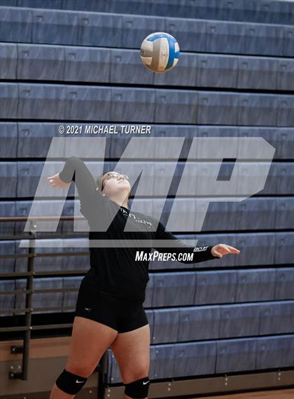 Thumbnail 3 in Kimberly vs Fruitland (3A State Tournament) photogallery.