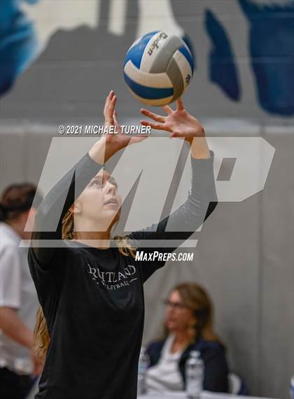 Thumbnail 3 in Kimberly vs Fruitland (3A State Tournament) photogallery.