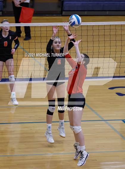 Thumbnail 3 in Kimberly vs Fruitland (3A State Tournament) photogallery.