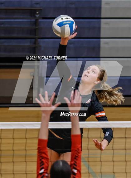 Thumbnail 2 in Kimberly vs Fruitland (3A State Tournament) photogallery.