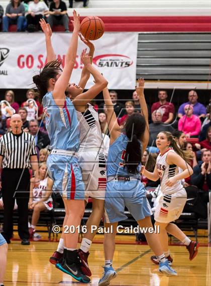 Thumbnail 3 in Mark Morris vs. Black Hills (WIAA 2A District Playoff) photogallery.