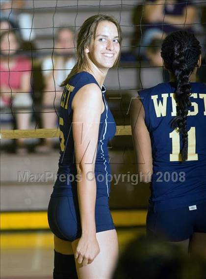 Thumbnail 3 in Downey vs West (Oakdale Invitational) photogallery.