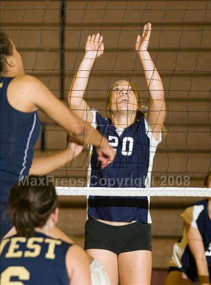 Thumbnail 1 in Downey vs West (Oakdale Invitational) photogallery.