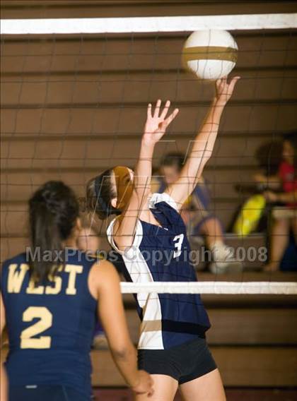 Thumbnail 3 in Downey vs West (Oakdale Invitational) photogallery.
