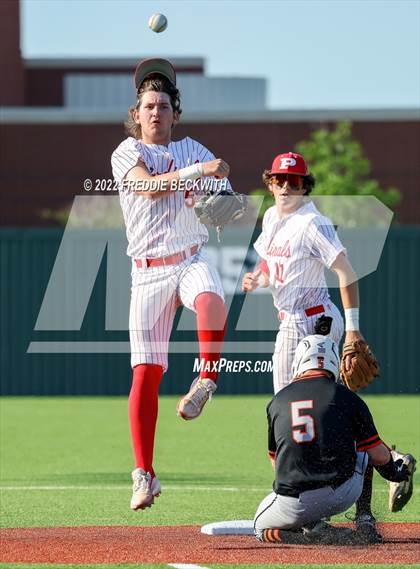 Thumbnail 3 in Grand Saline vs Pottsboro (UIL 3A Area Playoff) photogallery.