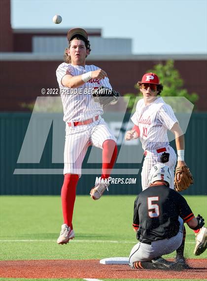 Thumbnail 2 in Grand Saline vs Pottsboro (UIL 3A Area Playoff) photogallery.