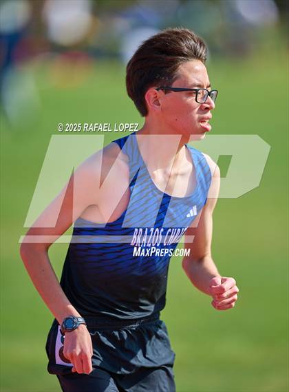 Thumbnail 1 in Rosehill Eagles Relays (3200M) photogallery.