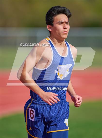 Thumbnail 1 in Rosehill Eagles Relays (3200M) photogallery.