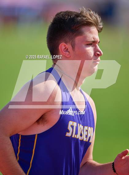 Thumbnail 1 in Rosehill Eagles Relays (3200M) photogallery.