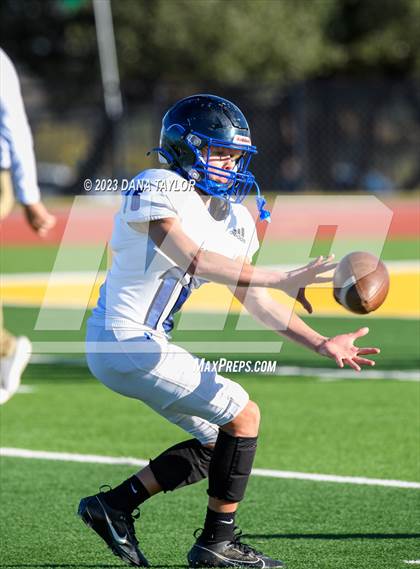 Thumbnail 2 in Oglesby vs Richland Springs (UIL 1A State Semifinal) photogallery.