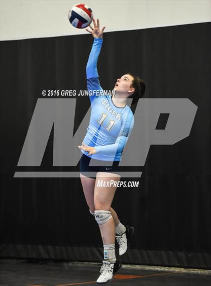 Thumbnail 1 in Notre Dame vs. Salinas (Tiger Cup Invitational) photogallery.