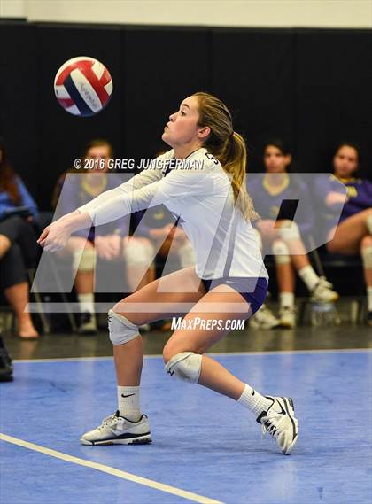Thumbnail 1 in Notre Dame vs. Salinas (Tiger Cup Invitational) photogallery.