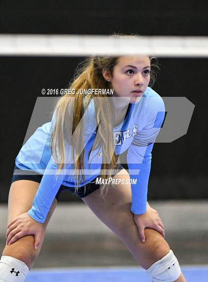 Thumbnail 1 in Notre Dame vs. Salinas (Tiger Cup Invitational) photogallery.