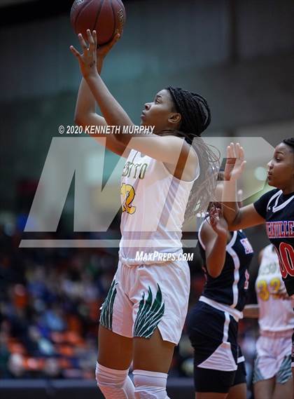 Thumbnail 1 in DeSoto vs Duncanville (6A Region I quarterfinal) photogallery.