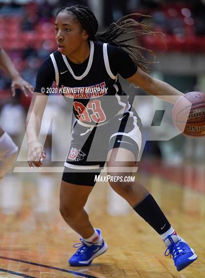 Thumbnail 2 in DeSoto vs Duncanville (6A Region I quarterfinal) photogallery.