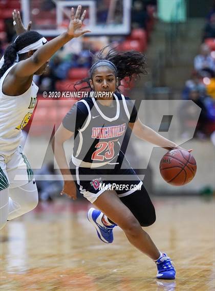 Thumbnail 3 in DeSoto vs Duncanville (6A Region I quarterfinal) photogallery.