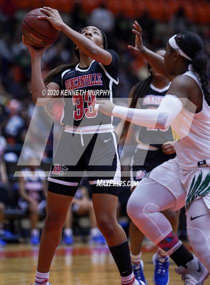 Thumbnail 3 in DeSoto vs Duncanville (6A Region I quarterfinal) photogallery.
