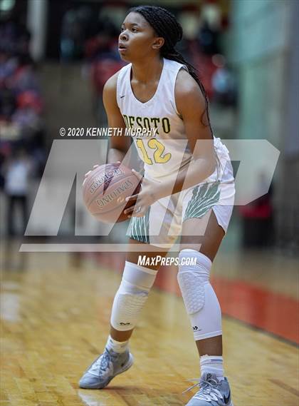 Thumbnail 1 in DeSoto vs Duncanville (6A Region I quarterfinal) photogallery.