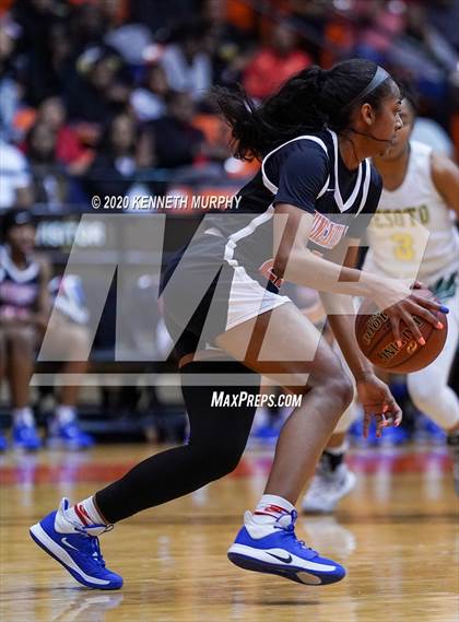 Thumbnail 3 in DeSoto vs Duncanville (6A Region I quarterfinal) photogallery.