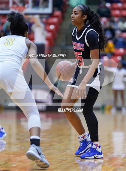 Thumbnail 2 in DeSoto vs Duncanville (6A Region I quarterfinal) photogallery.