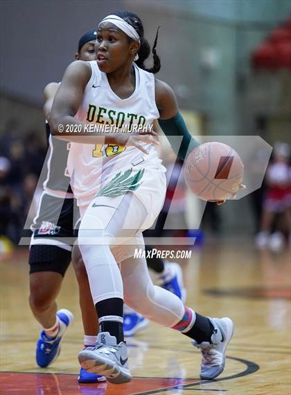 Thumbnail 3 in DeSoto vs Duncanville (6A Region I quarterfinal) photogallery.