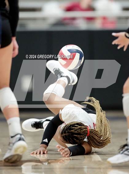 Thumbnail 3 in Lovejoy vs Wakeland (UIL5A Volleyball Regional Final Division 2) photogallery.