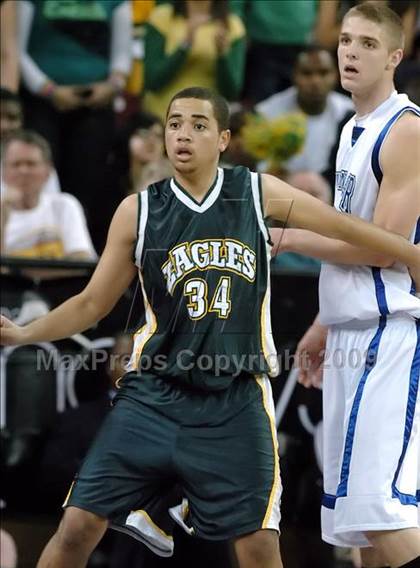Thumbnail 2 in Eisenhower vs. Rocklin (CIF State D2 Final) photogallery.