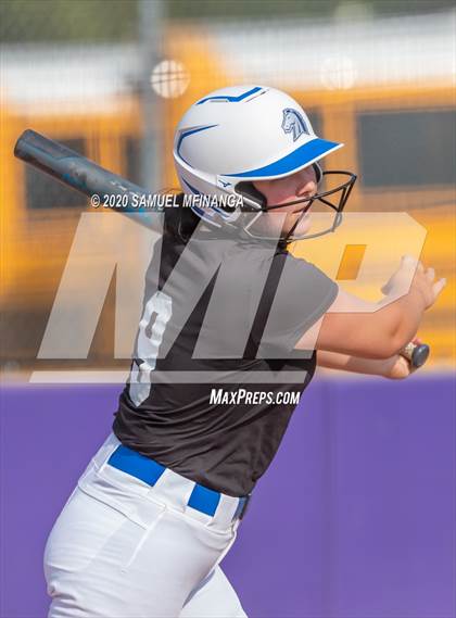Thumbnail 2 in Millard North @ Gretna photogallery.