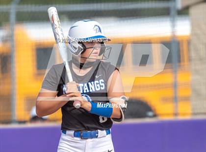 Thumbnail 3 in Millard North @ Gretna photogallery.