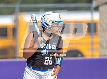 Thumbnail 3 in Millard North @ Gretna photogallery.