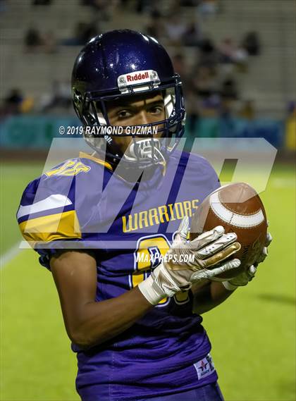 Thumbnail 3 in Hanford vs. Fresno photogallery.