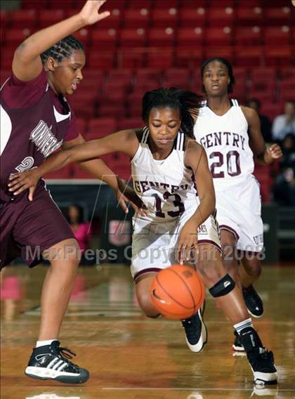 Thumbnail 1 in Gentry vs. University (T-Mobile Invitational) photogallery.