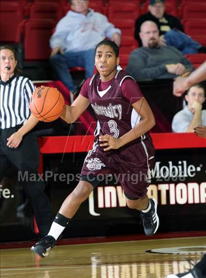 Thumbnail 3 in Gentry vs. University (T-Mobile Invitational) photogallery.