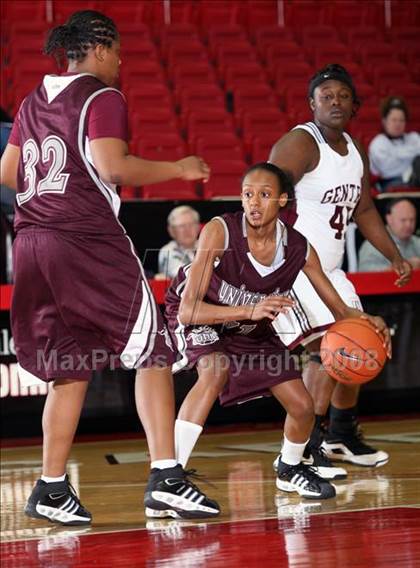 Thumbnail 2 in Gentry vs. University (T-Mobile Invitational) photogallery.