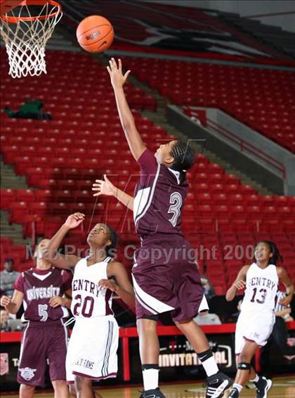 Thumbnail 1 in Gentry vs. University (T-Mobile Invitational) photogallery.