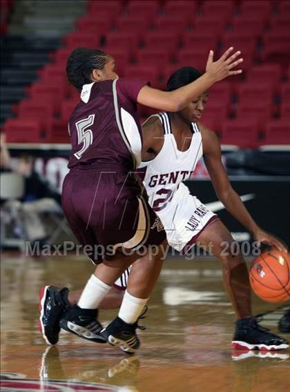 Thumbnail 2 in Gentry vs. University (T-Mobile Invitational) photogallery.