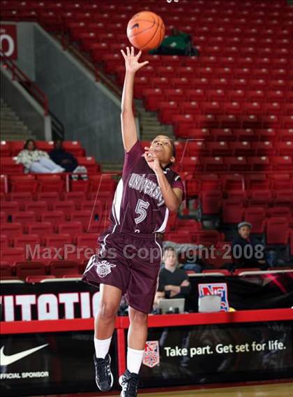 Thumbnail 2 in Gentry vs. University (T-Mobile Invitational) photogallery.