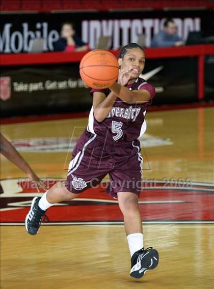 Thumbnail 2 in Gentry vs. University (T-Mobile Invitational) photogallery.