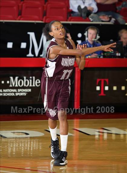 Thumbnail 1 in Gentry vs. University (T-Mobile Invitational) photogallery.
