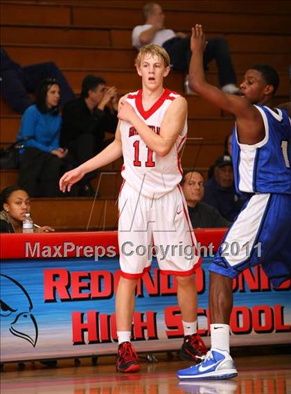 Thumbnail 2 in Palisades vs. Harvard-Westlake (Pacific Shores Tournament) photogallery.
