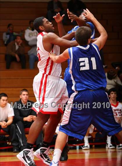 Thumbnail 2 in Palisades vs. Harvard-Westlake (Pacific Shores Tournament) photogallery.