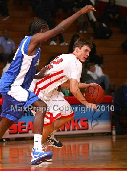 Thumbnail 2 in Palisades vs. Harvard-Westlake (Pacific Shores Tournament) photogallery.