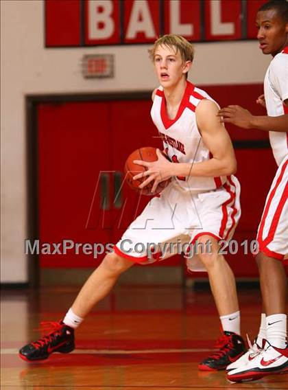 Thumbnail 2 in Palisades vs. Harvard-Westlake (Pacific Shores Tournament) photogallery.