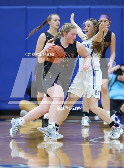 Thumbnail 1 in Unioto vs Warren (OHSAA D2 District Semifinal) photogallery.