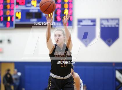 Thumbnail 2 in Unioto vs Warren (OHSAA D2 District Semifinal) photogallery.